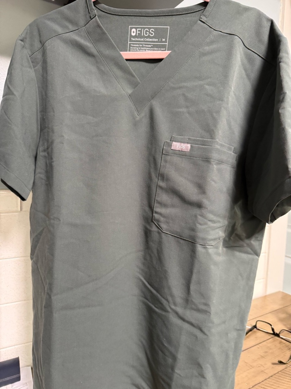 Mens Leon Three Pocket scrub top